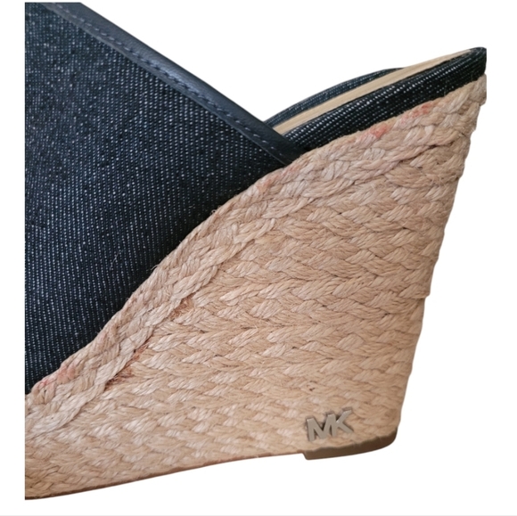 Michael Kors Hastings Mule Blue Fabric Peep Toe Wedge Size 7.5 - Picture 2 of 9